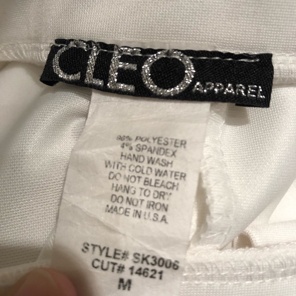 Cleo gently used soft stretchy M juniors size - Picture 5 of 5